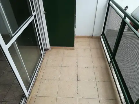 Depto Tipo Casa en Alquiler en Monte Castro, $ 800.000