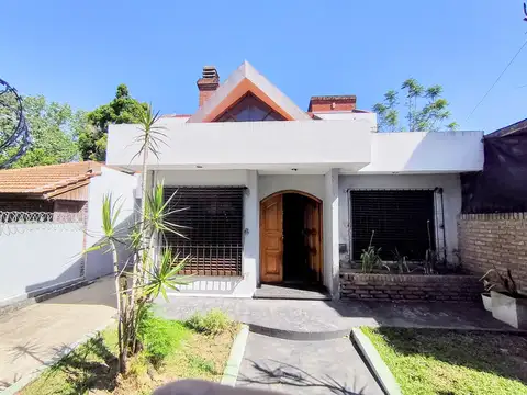 Venta Casa 4 Ambientes Apta Credito en Berazategui