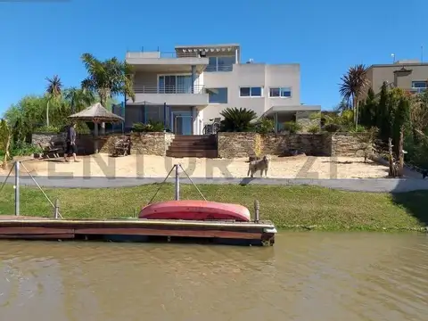 Casa en Alquiler en San Benito, USD 3.500