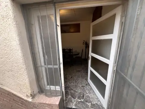 Casa en Alquiler con 1 cochera