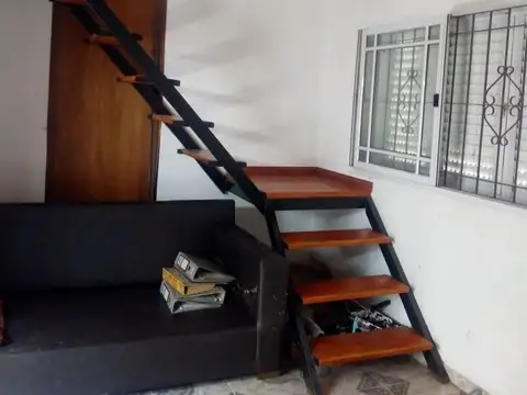 Casa 3 ambientes en Caseros, con quincho, balcon y terraza