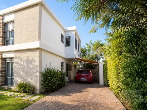 CASA | 6 AMBIENTES | APTO CRÉDITO | JARDÍN | 3 COCHERAS | ITUZAINGÓ NORTE