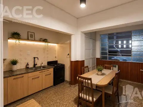 Venta - Casa al frente - Barrio Matheu