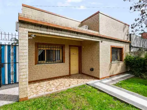VENTA CASA 3 AMB EN SOLANO, QUILMES