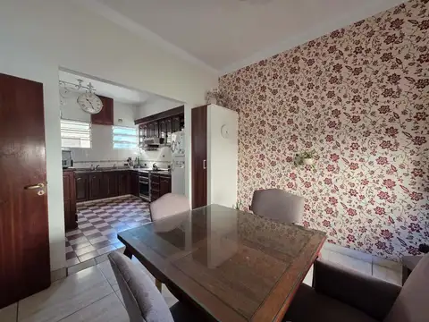 Depto Tipo Casa 4 ambientes con 2 baños