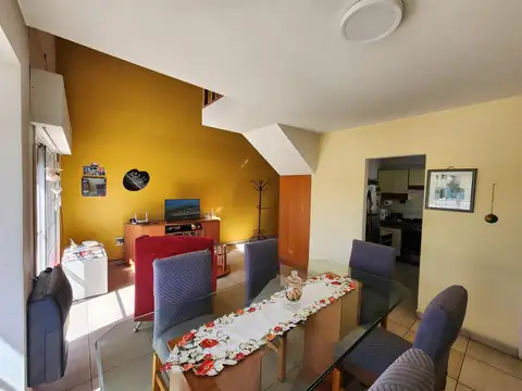 Depto Tipo Casa en Venta de 3 ambientes