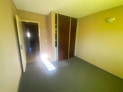 Casa en Alquiler con 1 cochera
