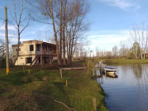 Venta de Lote con casa 4 Ambientes en Cornamusa