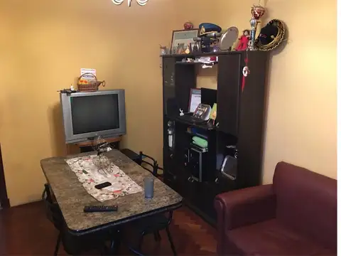 CASA EN LOTE PROPIO :: APTO CREDITO :: COCHERA :: 2 DORMITOR