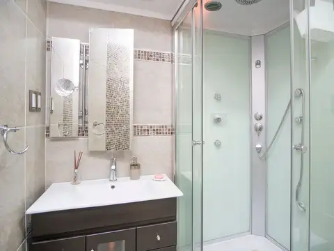 VENTA Casa con Parque y Pileta en Aldo Bonzi