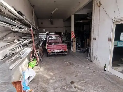 ¡Galpón en alquiler en el centro de Del Viso, Pilar! Excelente ubicación.