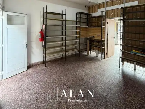 Local en Alquiler en Las Avenidas, $ 600.000