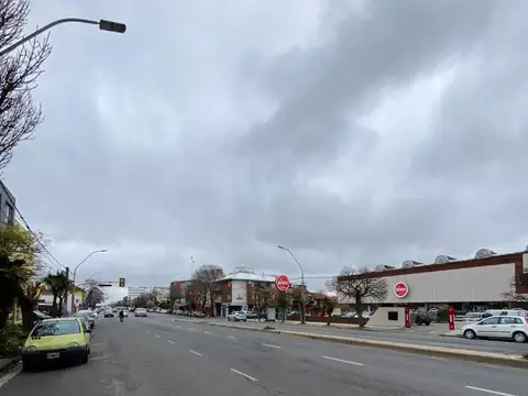 LOCAL DE 50 M2 C/ SÓTANO