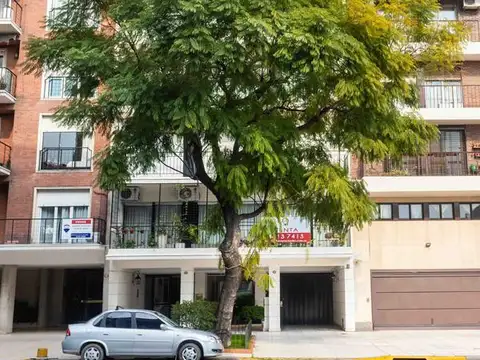 Departamento 8 ambientes con 2 baños
