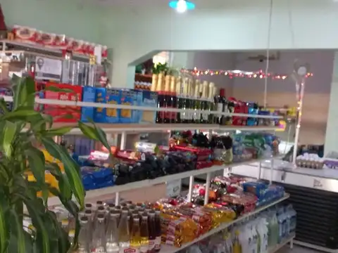 Local en Alquiler en Plottier, $ 1.800.000