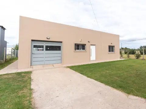 Casa en venta - 2 Dormitorios 4 Baños - La Plata
