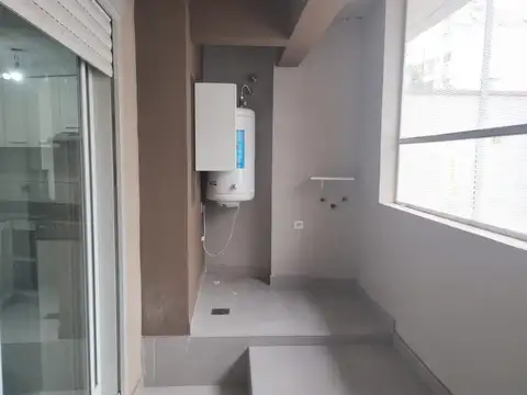 Departamento en Alquiler en Villa Ballester, $ 700.000