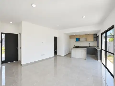 Casa 3 ambientes con 1 baño