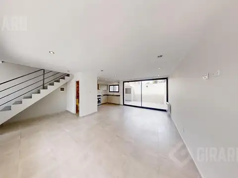 Venta de Triplex a estrenar en Villa Primera. Oportunidad