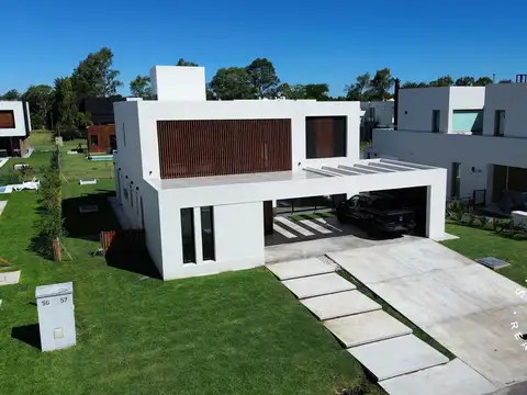 Casa en Alquiler de 4 dormitorios