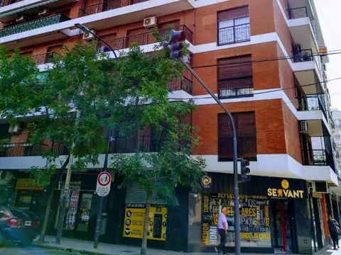 Departamento en alquier de 3 ambientes al frente con balcon
