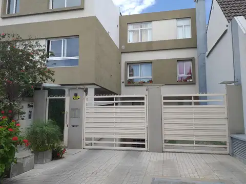 ALQUILER DEPARTAMENTO 2 AMBIENTES CON BALCÓN Y COCHERA PROPIA EN RAMOS MEJIA SUR