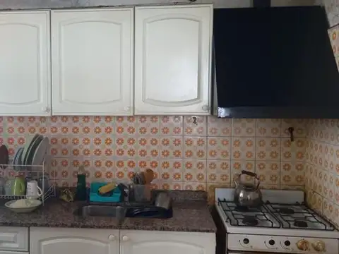 Casa 2 ambientes con 1 baño