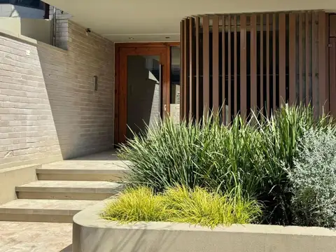 Departamento 3 ambientes en venta La Lucila vista abierta