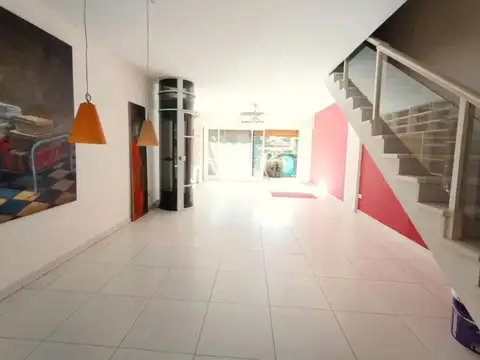 Venta. PH 5 ambientes. Cochera. Belen 400. Floresta.
