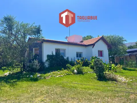 Casa con Pileta y Departamento Independiente en Solares - Merlo