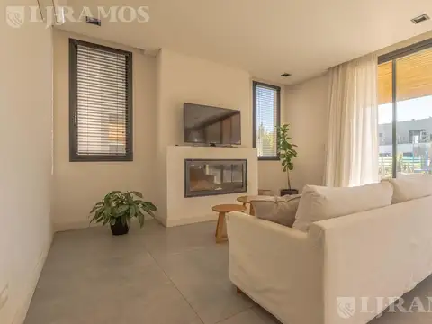 Casa en Venta al Este