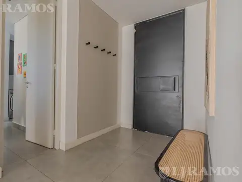 Casa en Venta con 4 cocheras