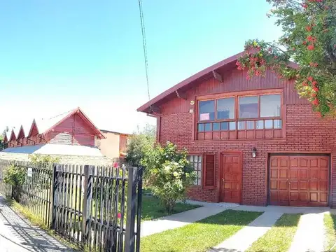 Casa sobre la ruta en Dina Huapi