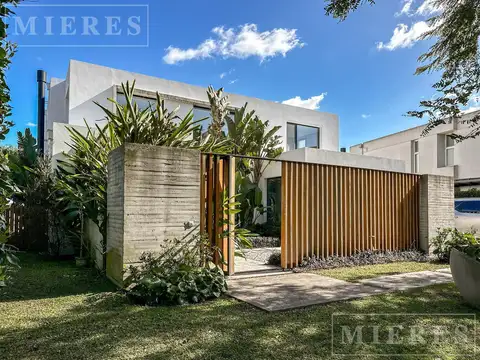 Casa a la venta en San isidro labrador, Villanueva