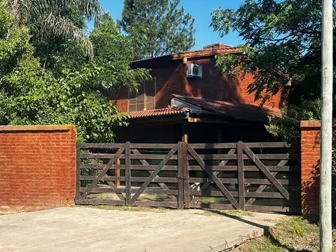 CASA CON 3 HABITACIONES Y QUINCHO EN VENTA, VILLARS