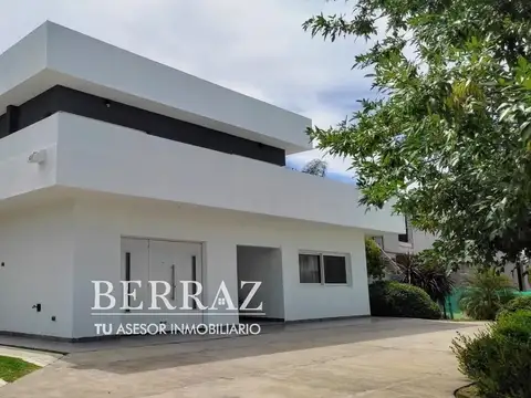 Casa venta 7 ambientes en El Cantón barrio Golf Escobar lote de 906 m2