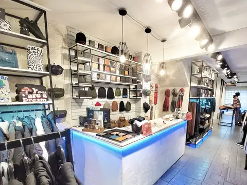 Local Comercial en Venta de 2 Plantas en Bernal Centro