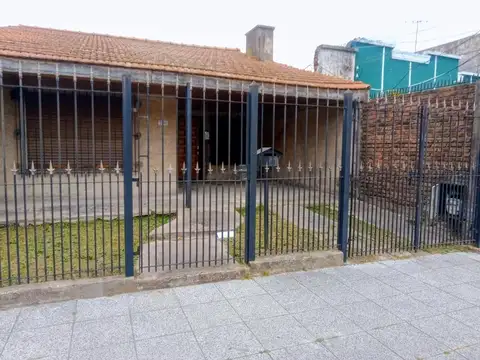 CASA LOTE PROPIO CON COCHERA