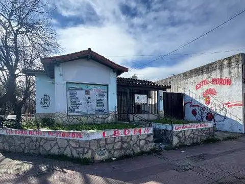 chalet en esquina ideal Comercio/ Profesionales