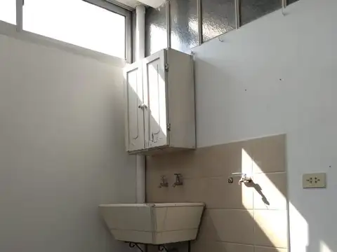 Departamento 3 ambientes al frente con Balcón