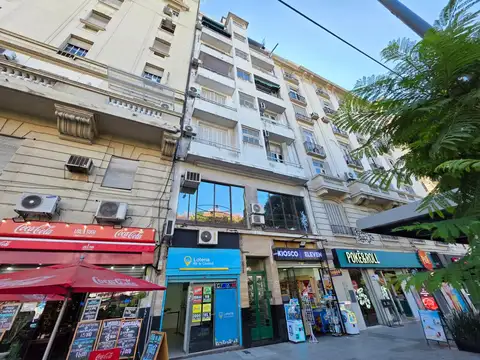 MONOAMBIENTE MUY BIEN UBICADO, FRENTE AL OBELISCO