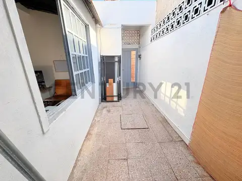 VENTA PH 2 ambientes con patio en Ramos Mejia