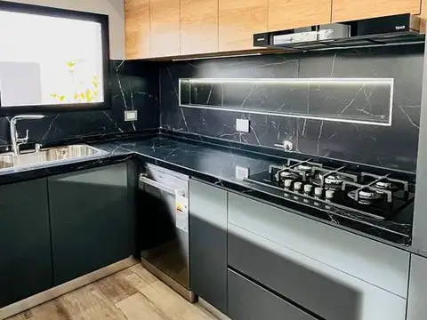 Casa en Venta en Neuquen, USD 370.000