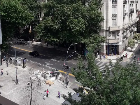 1 Amb y medio,  Riobamba 422 5a Balcon Vista A Av. Corrientes  (barrio: Congreso)