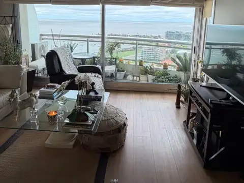 Departamento en Venta en Puerto Buceo , USD 430.000