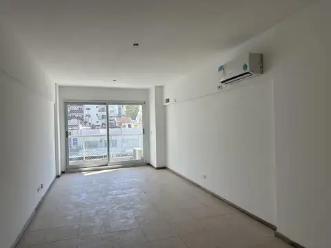 Monoambiente en Belgrano muy luminoso con balcón