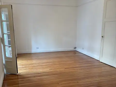 Depto Tipo Casa en Alquiler 80 años