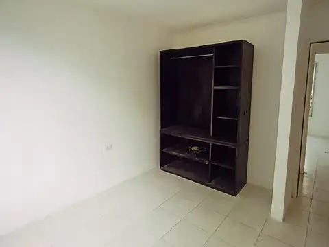 Casa 6 ambientes con 1 baño