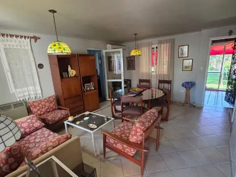 Casa 3 ambientes con 2 baños