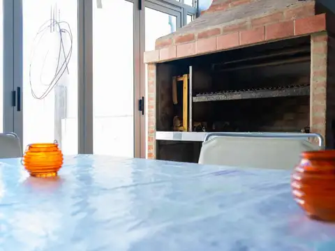 PH 2 Amb c/Quincho, 2 piso x Escalera - 113 m² Cub.- San Justo